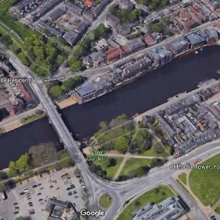 City Centre With Riverside Walks And Free Parking P1hk *